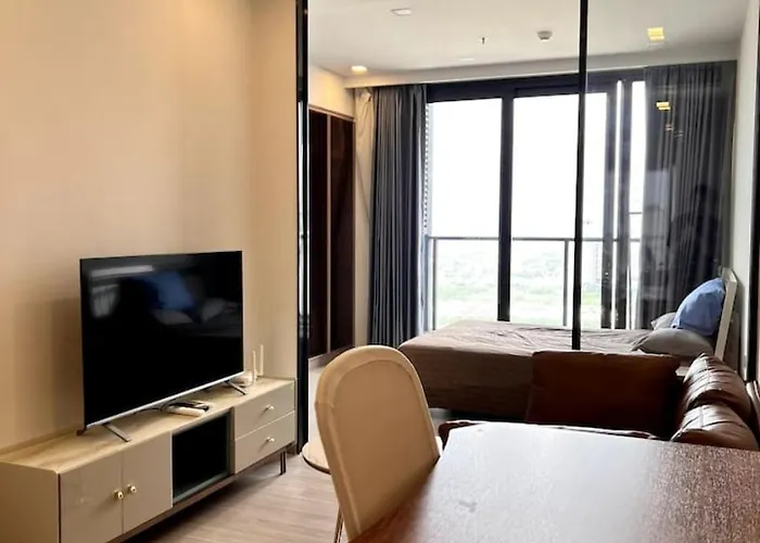 40th Fl Skyview With Standing Desk Pool And Gym Appartement Bangkok