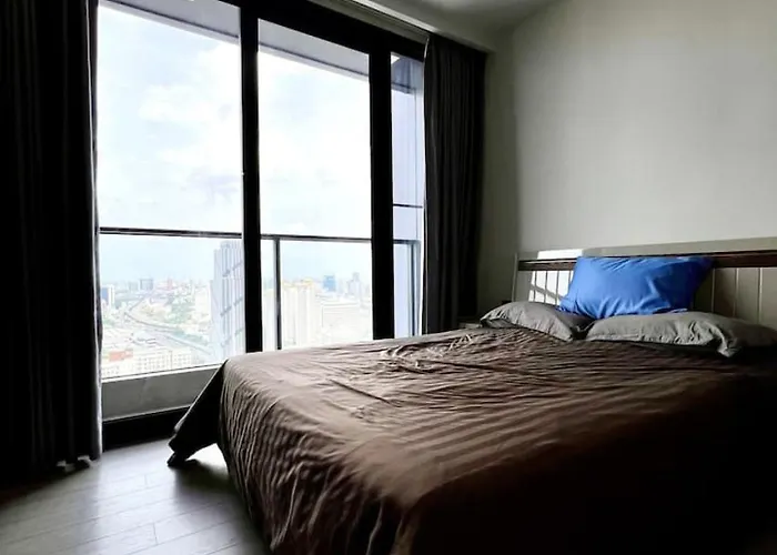 40th Fl Skyview With Standing Desk Pool And Gym Appartement